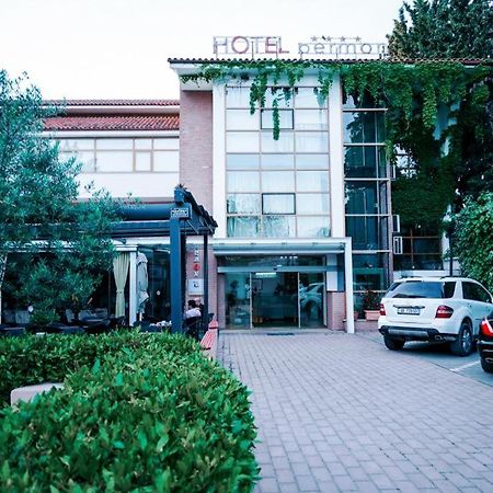 Hotel Bermon Tirana Kültér fotó
