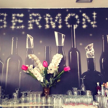 Hotel Bermon Tirana Kültér fotó