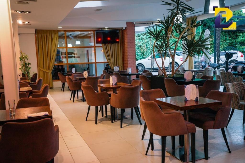 Hotel Bermon Tirana Kültér fotó