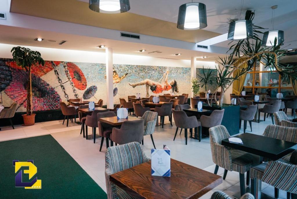 Hotel Bermon Tirana Kültér fotó