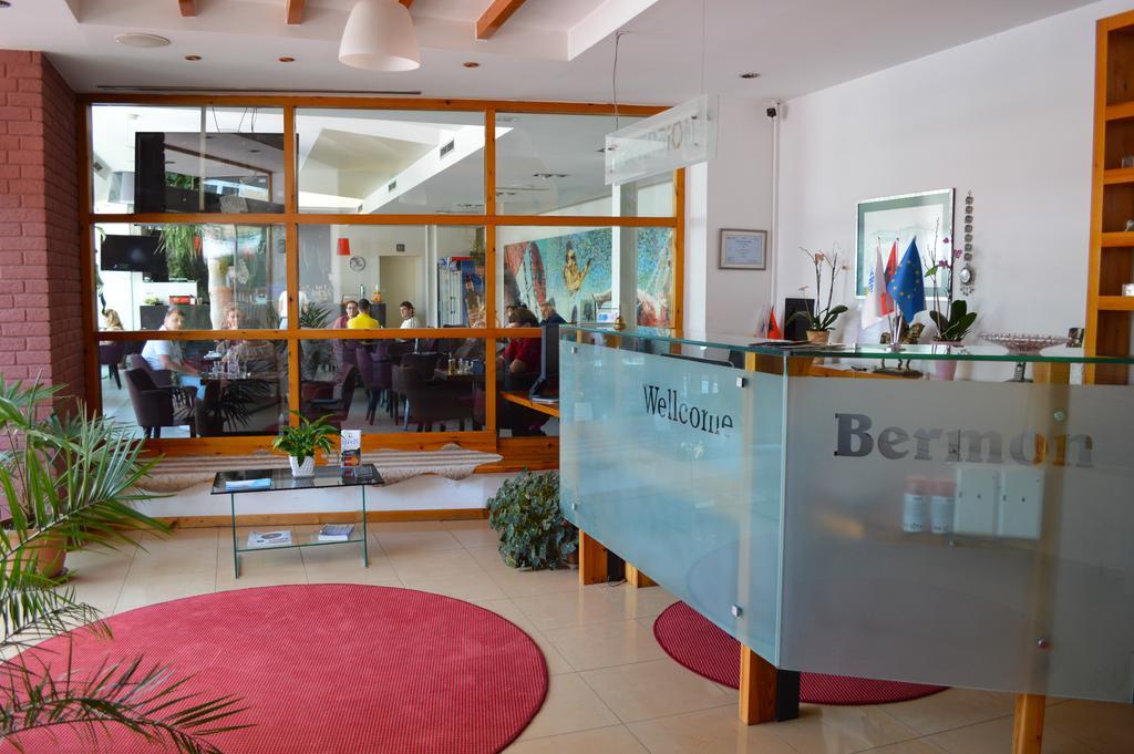 Hotel Bermon Tirana Kültér fotó