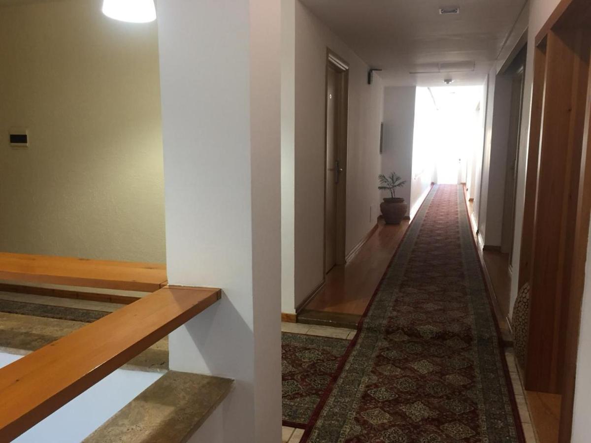 Hotel Bermon Tirana Kültér fotó